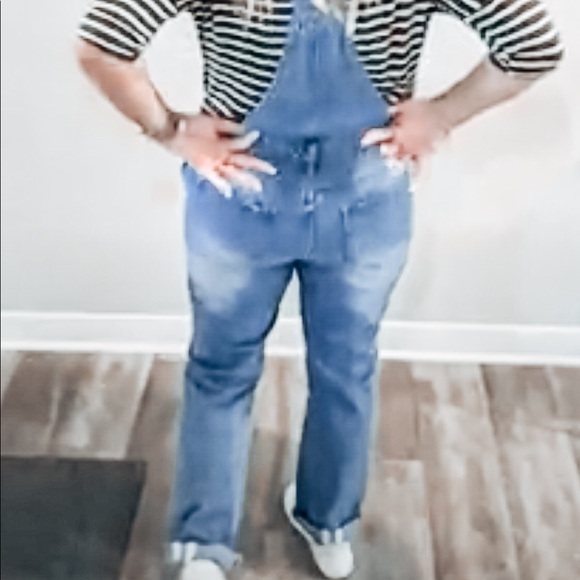 Distressed denim overalls - Picture 4 of 4